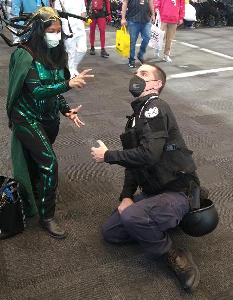 SHIELD agent at NEW York Comic Con 2022.  Hel is coolspot88.